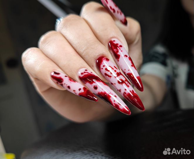 Маникюр, педикюр, наращивание ногтей