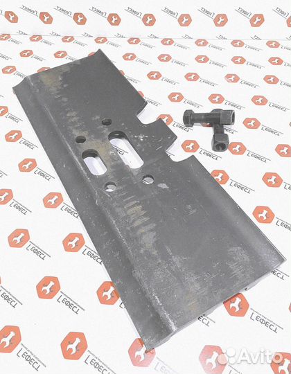 Башмак экскаватора Hitachi 81EM-28070BG