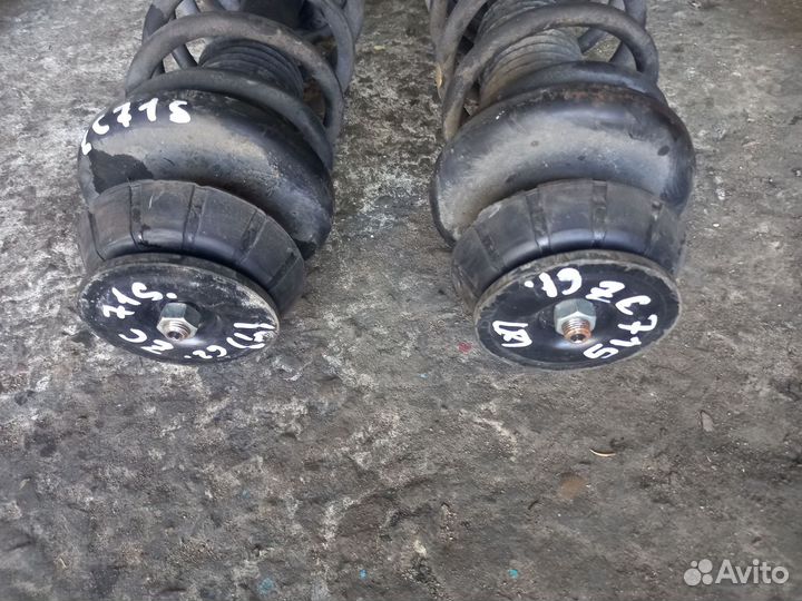 62 Стойка амортизатора F/L Suzuki Swift ZC71S