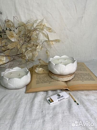 Соевая арома свеча Лотос ручной работы