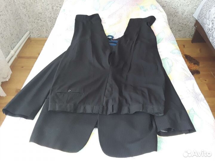 Костюм мужской новый с брюками вместе 50 размер