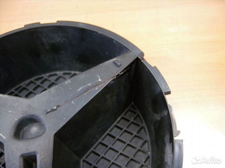 Подиум под звезду в решетку радиатора Mercedes С29