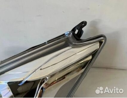 Prius plus Фара левая Led