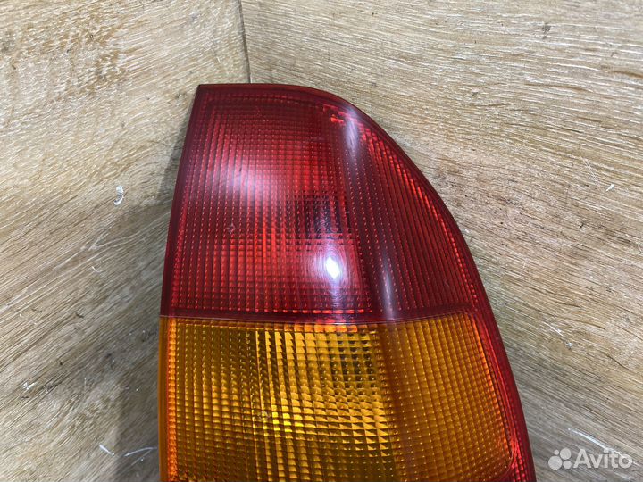 Фонарь задний правый Mitsubishi Space Star 111527