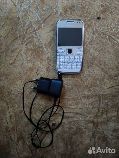 Nokia E72