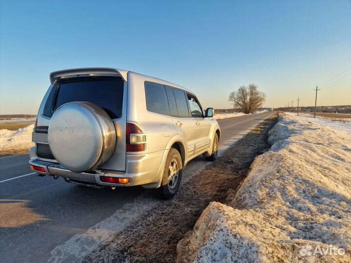 Mitsubishi Pajero 3.2 AT, 2002, 259 000 км