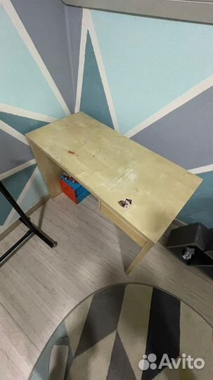 Письменный стол