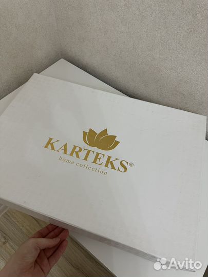 Покрывало Karteks с гипюром