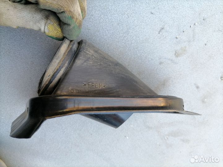 Кожух рулевой колонки Mitsubishi Lancer 9 2003-08