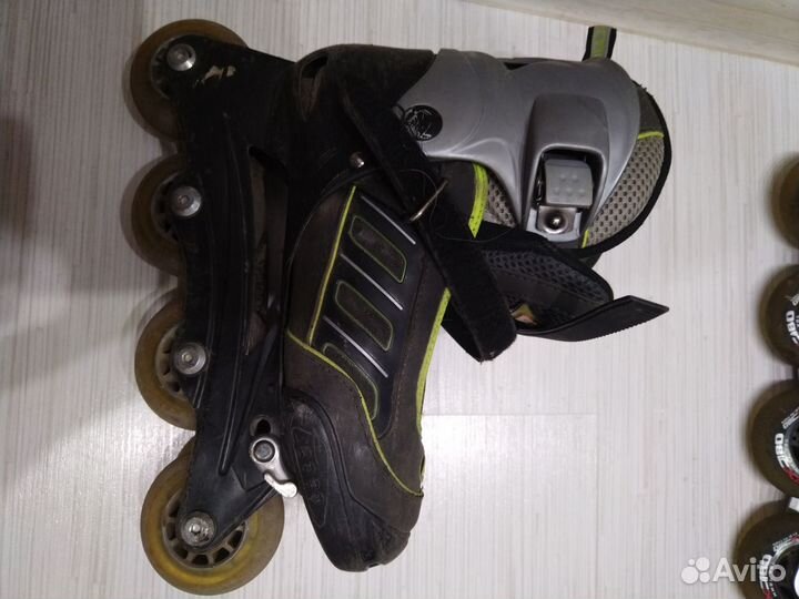 Роликовые коньки