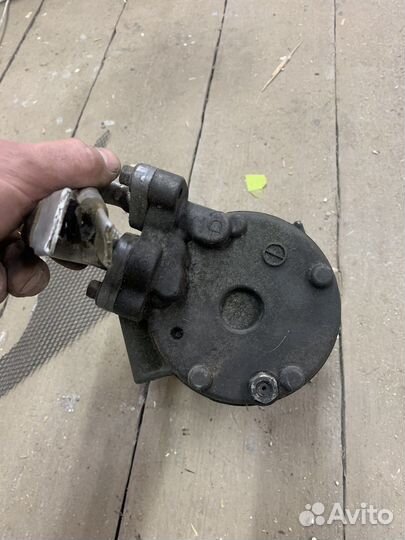 Продам компрэссор кондицианера S max на запчясти