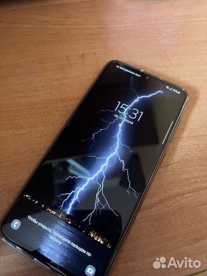 Телефон Samsung А70