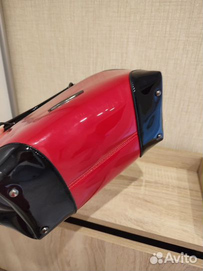 Сумка лаковая