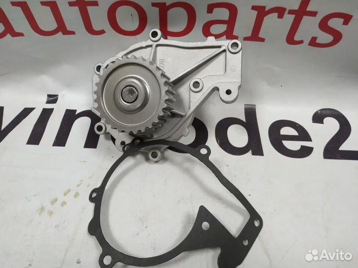 Помпа водяной насос новая разные фирмы