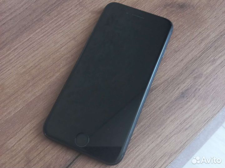 Телефон iPhone 8 64 gb