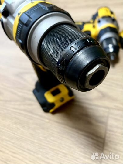 Аккумуляторная дрель Dewalt DCD999