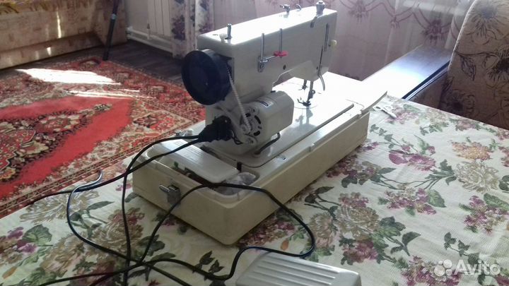 Швейная машина Arrow