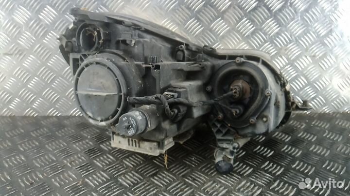 Фара левая mercedes benz E-class W211 2002