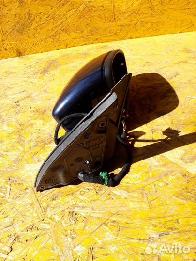 Зеркало Volkswagen Passat B7 1.6 CAY 2011