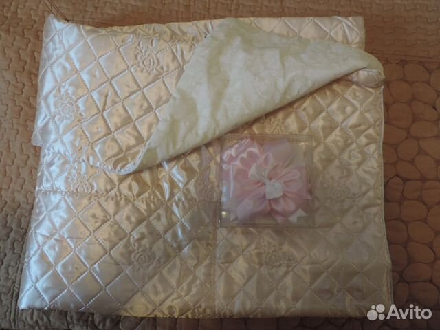 Шелковое одеяло на выписку с бантом