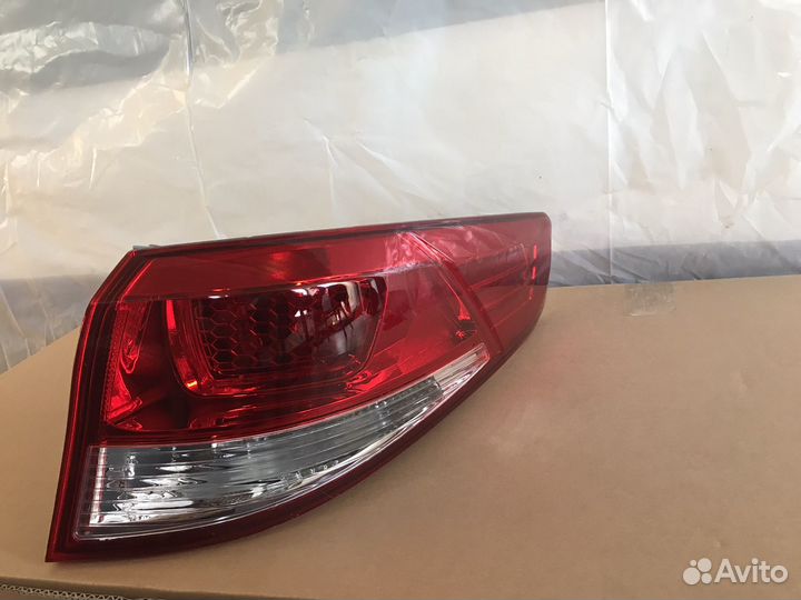 Фонарь правый внешний Kia Rio 3 2015-2017
