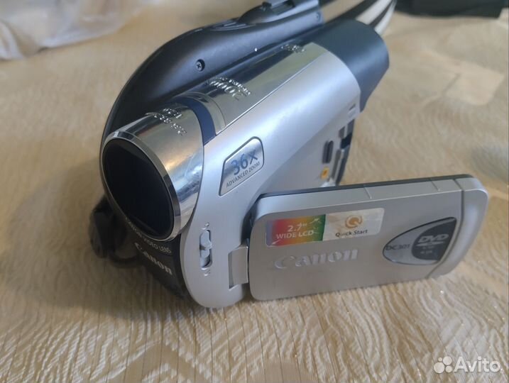 Видеокамера Canon DC 301