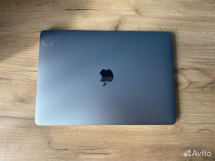 Apple Macbook pro 13 2017, 16/ 256 Gb