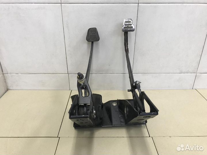 Блок педалей Chevrolet niva