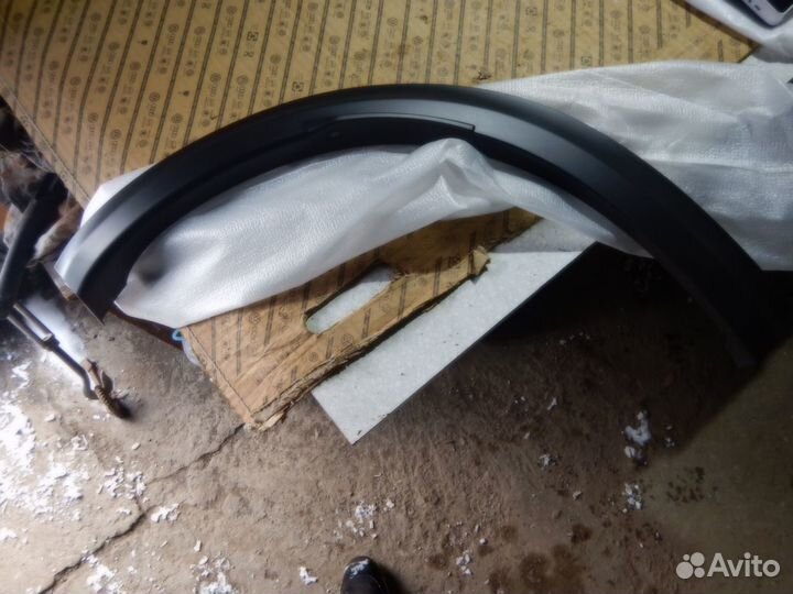 Молдинг заднего крыла правого Infiniti Qx50 новый