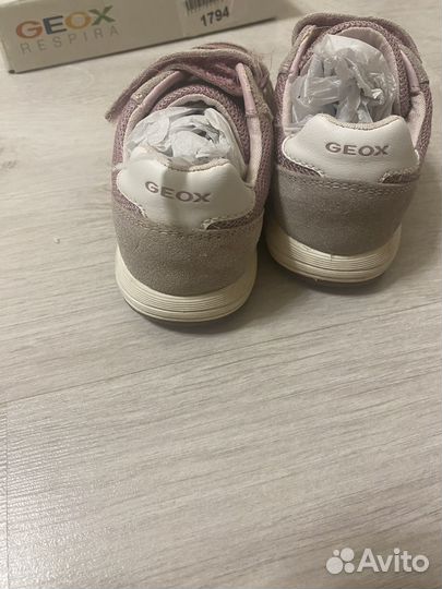 Кроссовки geox 24