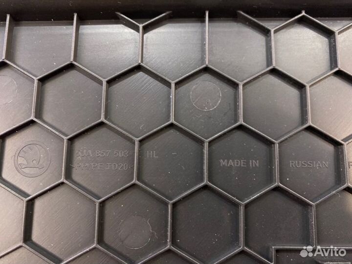 Накладки на торпедо боковые левые Skoda Rapid NK6