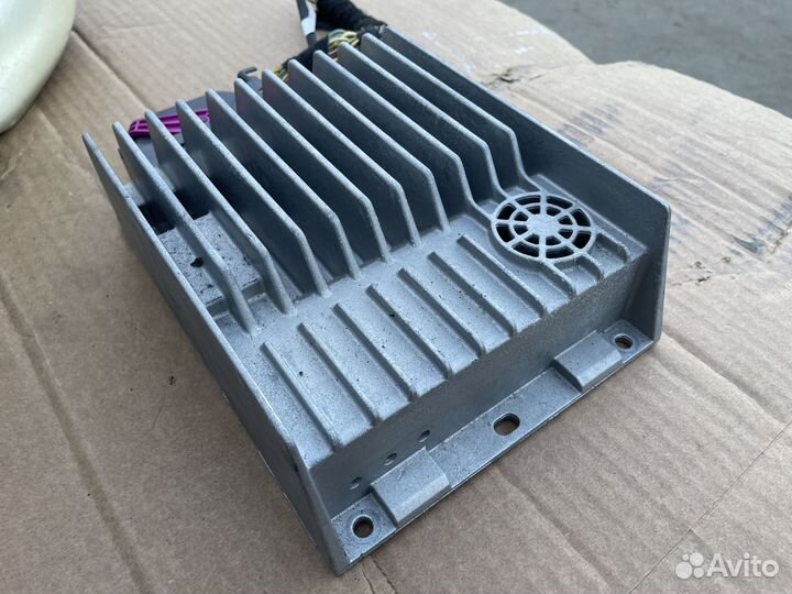 Музыкальный усилитель Mercedes W164 X164 W251