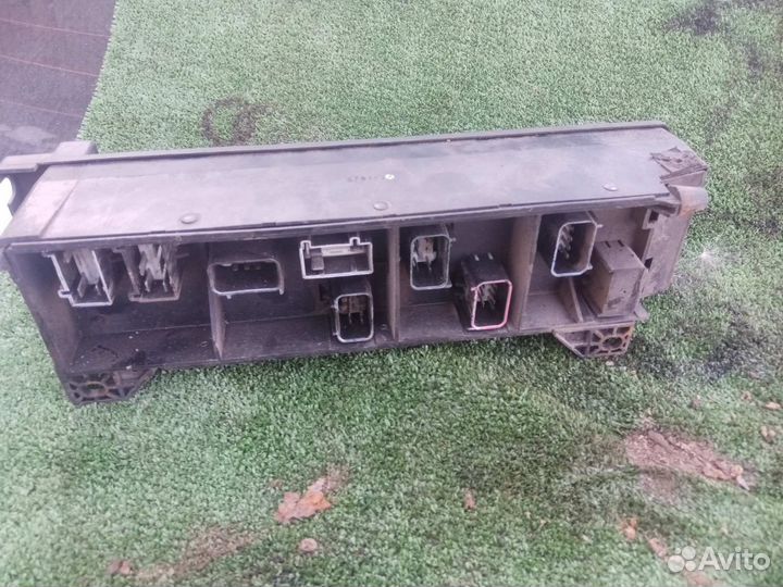 Блок предохранителей Chrysler Voyager 3 2.5 ENC