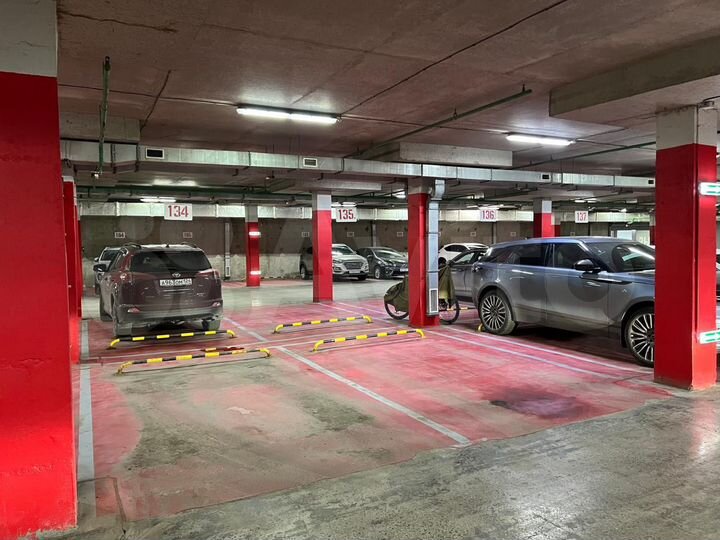 Машиноместо, 14 м²