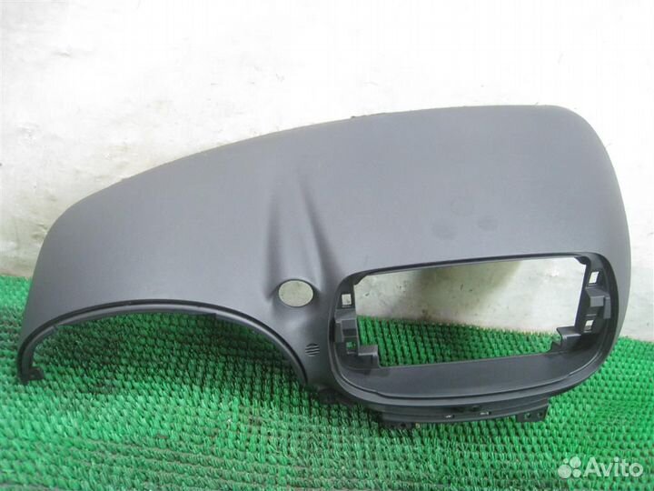 Накладка торпедо Nissan Almera Tino 2005