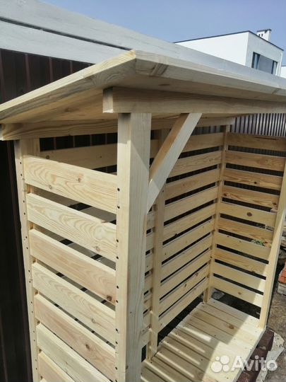 Дровница уличная