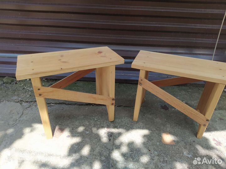 Стулья, табуреты. Дерево. Столы