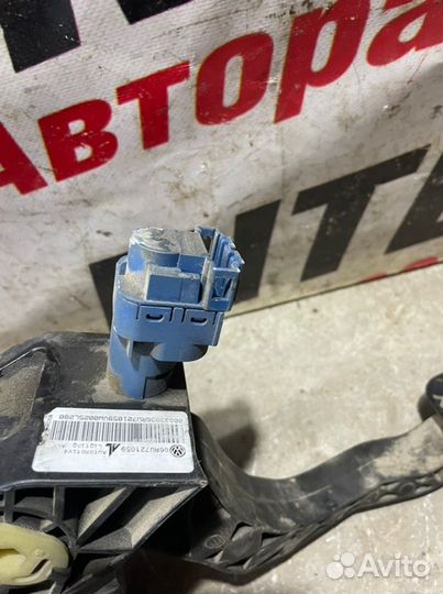 Педаль сцепления Volkswagen Polo седан 1.6 2014