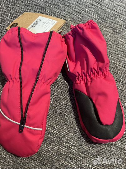 Варежки новые reima