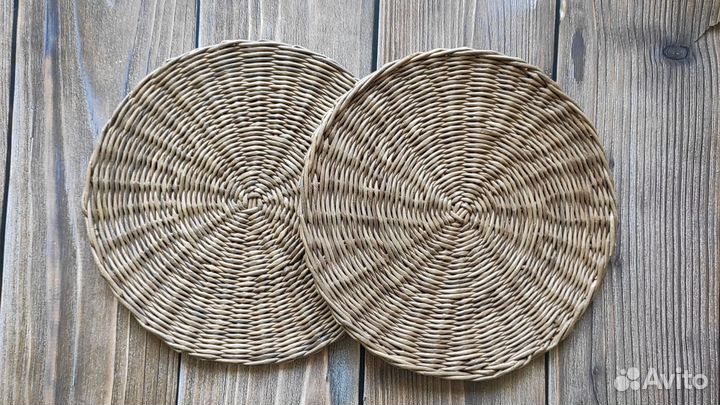 2 плетеных плейсмата (сервировочные салфетки)