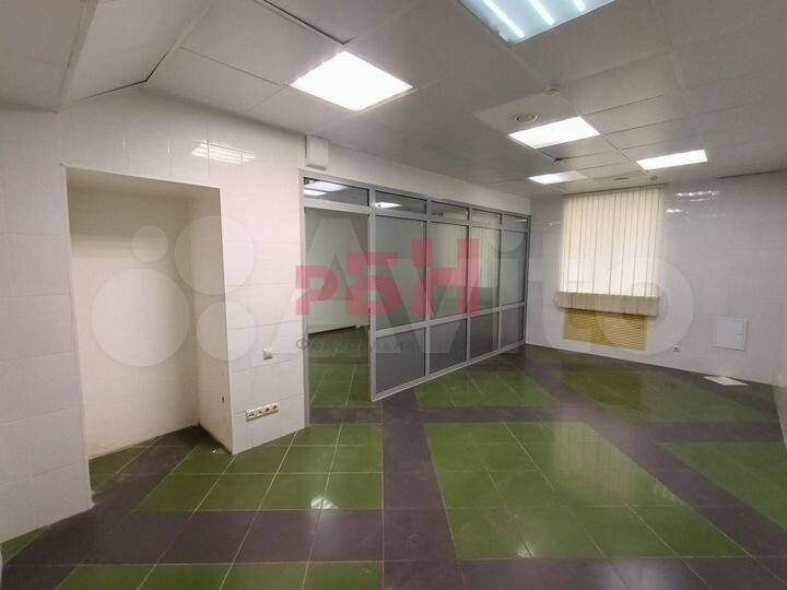 Помещение 79 м2 на первой линии