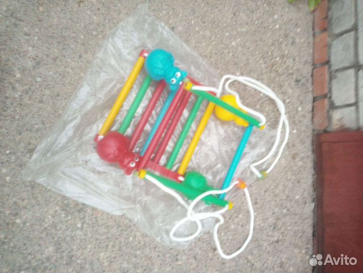 Качели детские, подвесные, пластмасса. Новые
