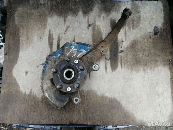 Поворотный кулак Mazda 6 GG