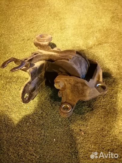 Опора двигателя (подушка двс) левая E181-39-070 Fo