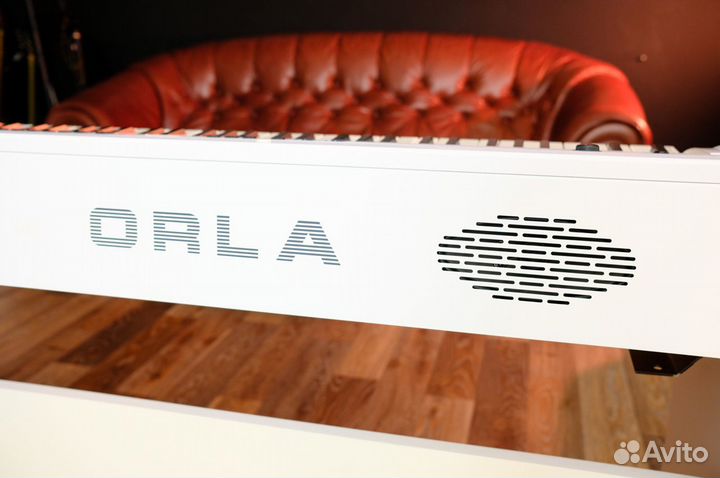 Цифровое пианино белое Orla (Италия) + (комплект)