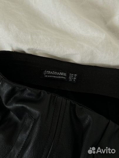 Брюки кожаные Stradivarius