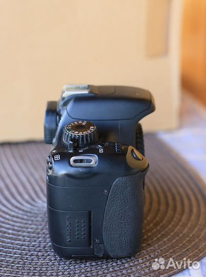 Canon 550d с объективом