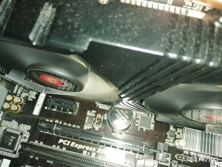 AMD Radeon R9 370. 4Gb 256bit