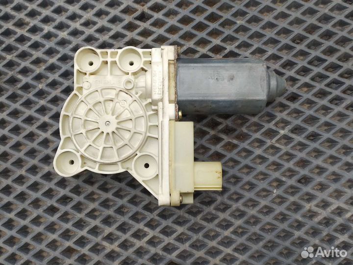 Моторчик стеклоподъёмника BMW 7 E65