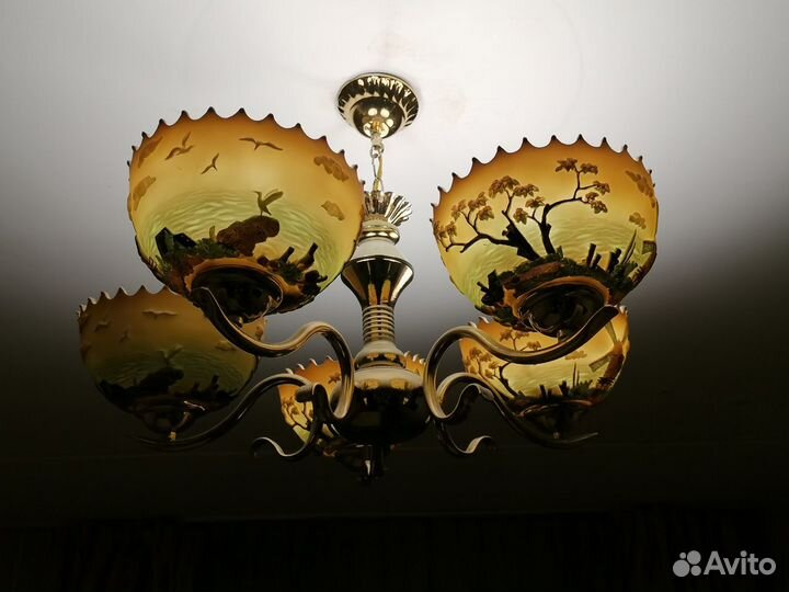 Продам люстру